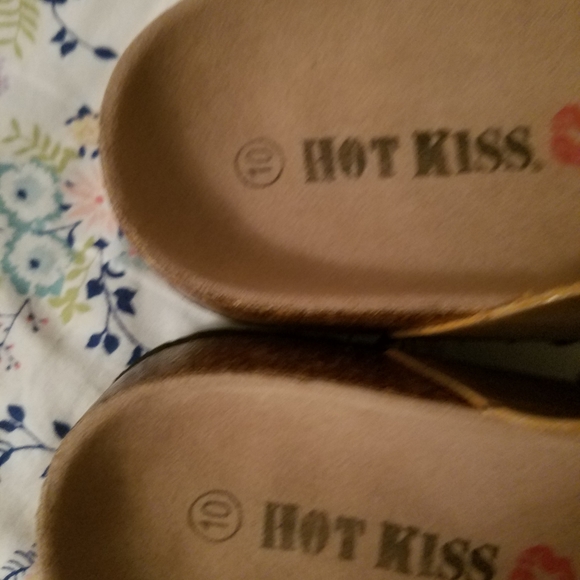 Sandals nwot - Picture 2 of 3